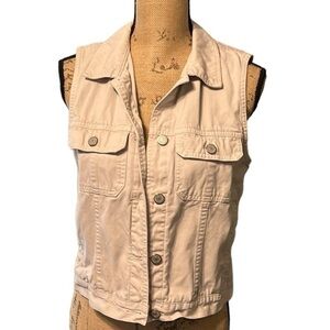 Eddie Bauer cargo vest with chrome buttons. Beautiful condition.